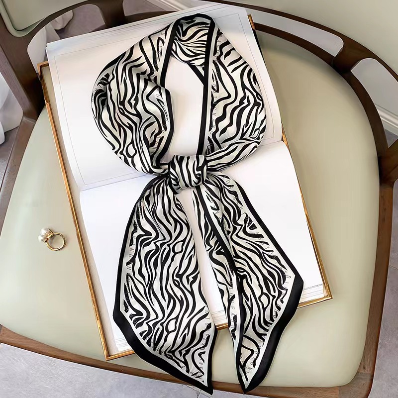 Foulard Quadrato di Lusso in S - Luxury Bags China recensione e prezzo