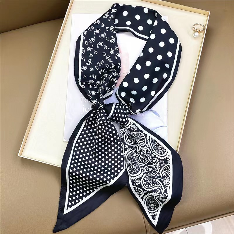 Foulard Quadrato di Lusso in S - Luxury Bags China recensione e prezzo