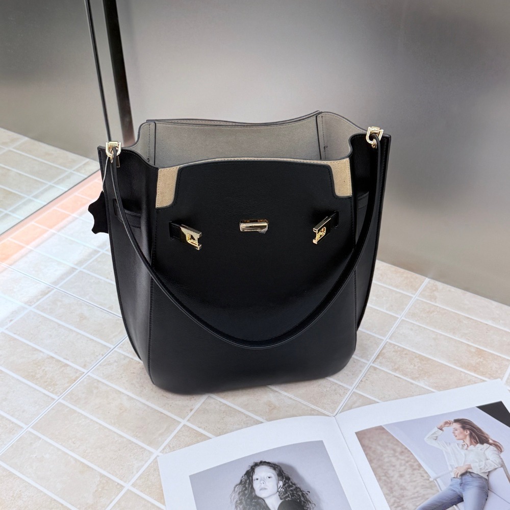 Nuova Borsa a Secchiello Stile - Luxury Bags Leather recensione e prezzo